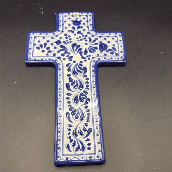 Talavera Blue and White Pottery Cross - Picture 1 of 6
